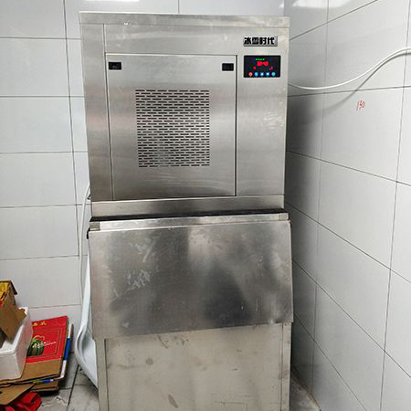 400公斤片冰机交付浙江台州某餐饮店