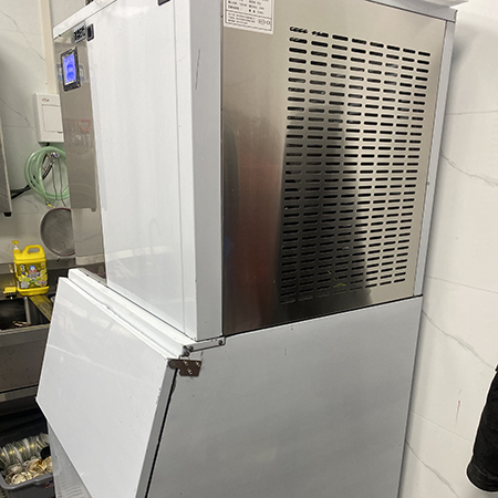300公斤纯雪花制冰机交付福建某海鲜姿造