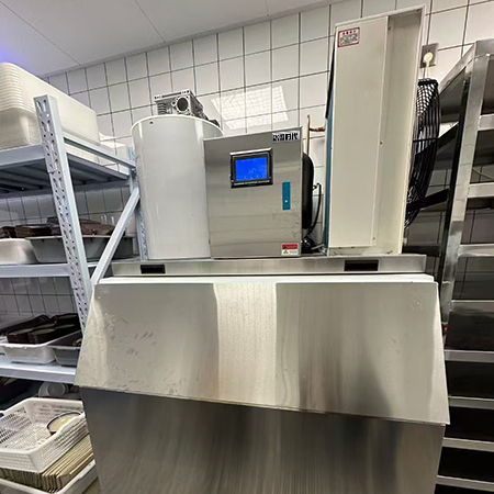 1吨片冰机交付泉州某连锁火锅店
